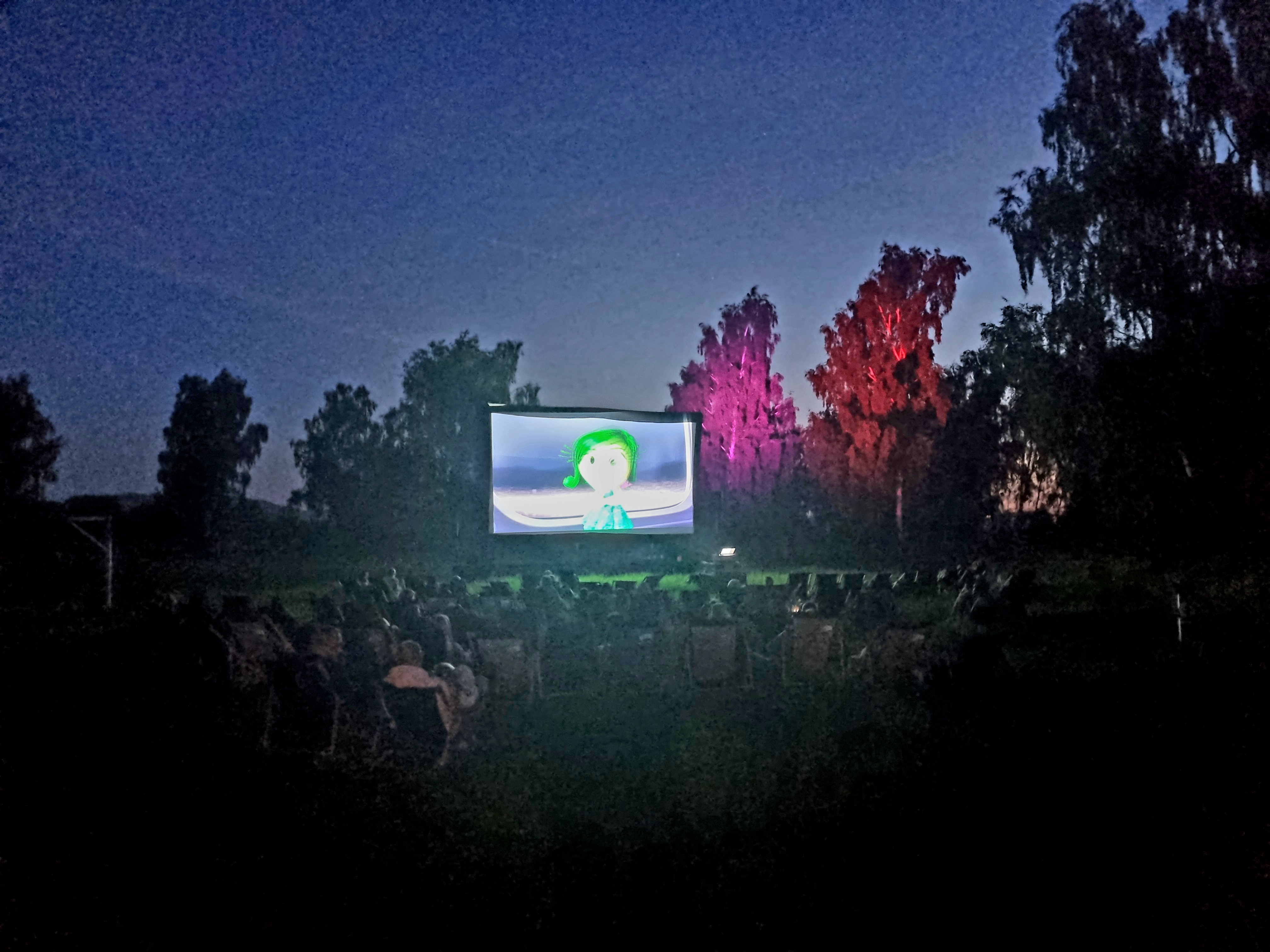 Kino letnie pod gwiazdami
